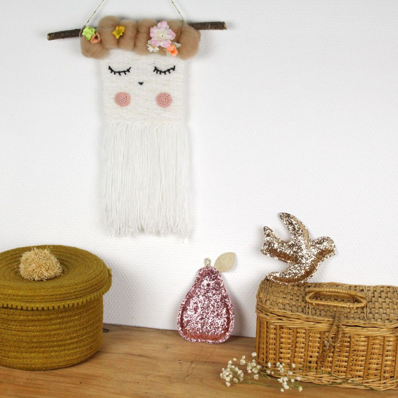 Hirondelle pailletée or Barnabé aime le café