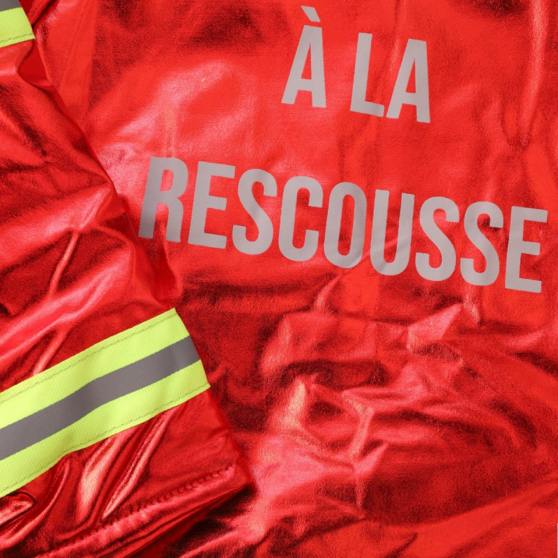 Déguisement combinaison pompier Le Petit Souk rouge pour enfants