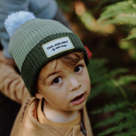 enfant portant le bonnet