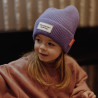 enfant portant le bonnet enfant portant le bonnet