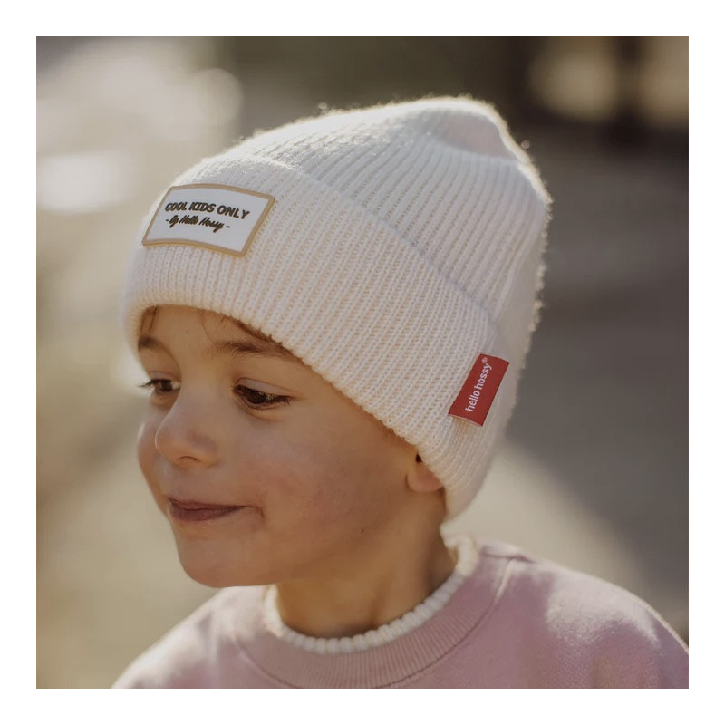 enfant portant le bonnet