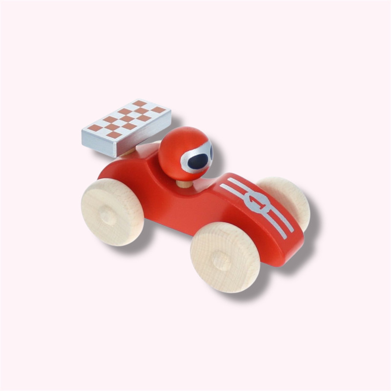 Voiture de course en bois rouge de 3/4