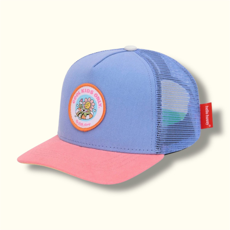Casquette rose/violette avec patch brodé, visière plate rose et attache verte