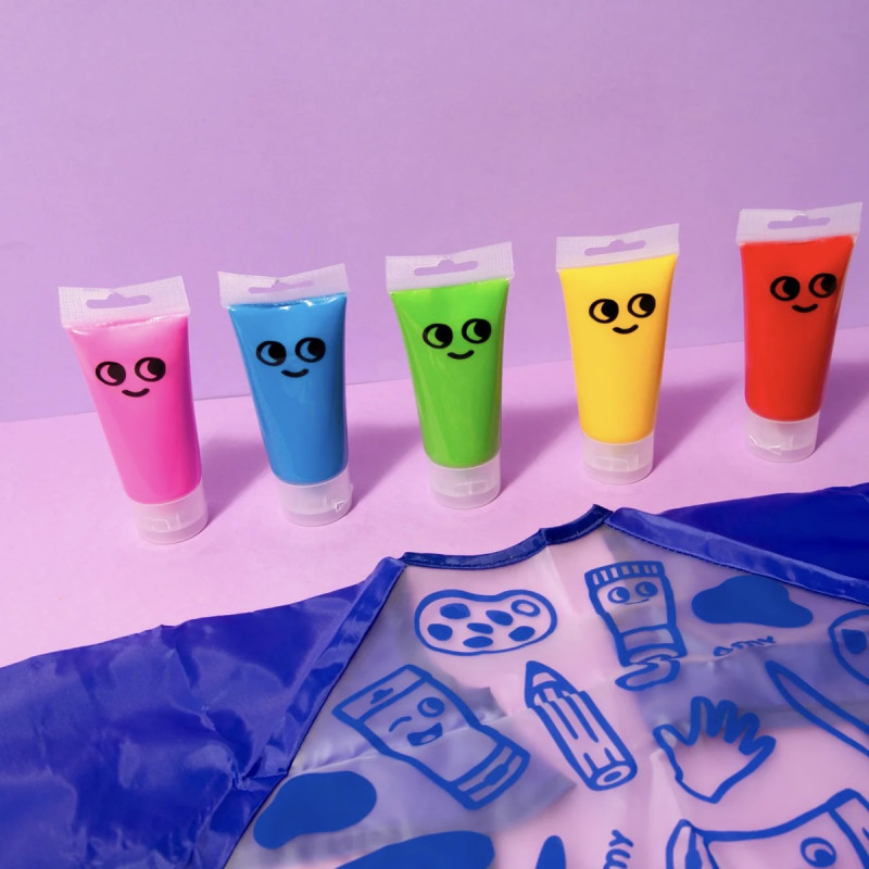 pots de peinture rose, bleu, vert, jaune, rouge et blouse