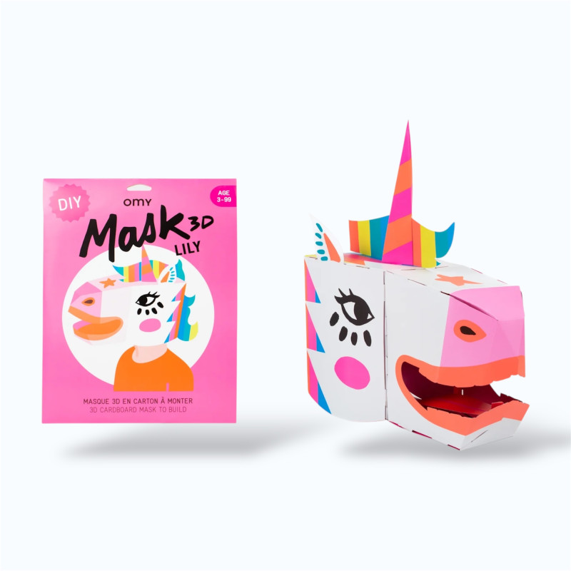 masque en carton formant une licorne