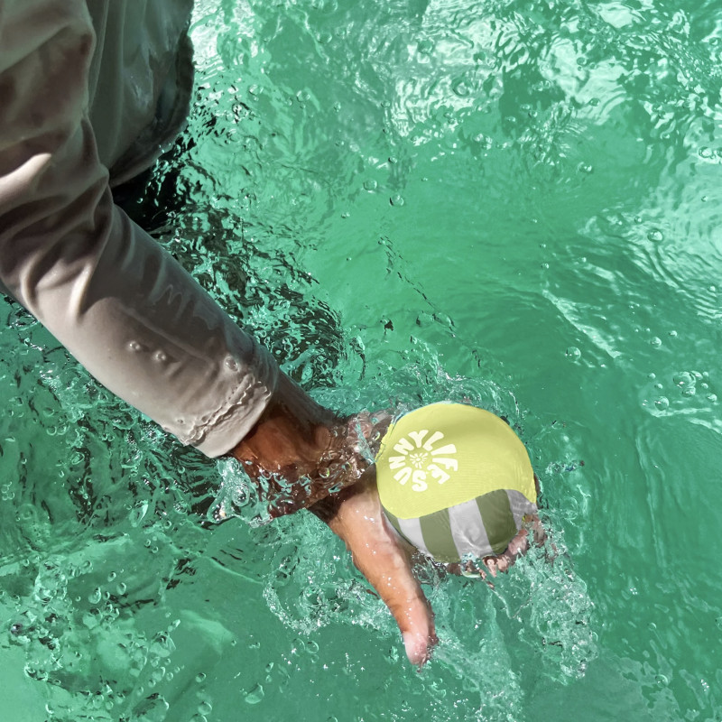 zoom sur la balle dans l'eau