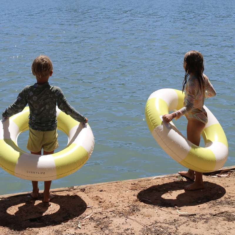 Bouée Slim Tube Citrus Sunnylife enfant piscine rayée jaune