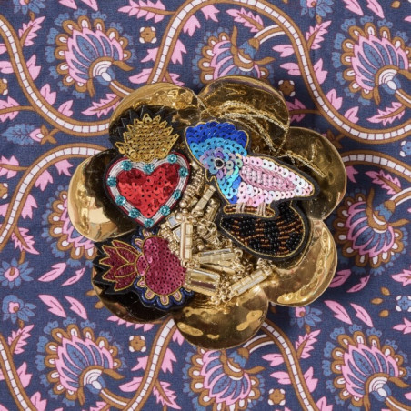 assortiment de broches colorées assortiment de broches colorées