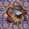 assortiment de broches colorées assortiment de broches colorées