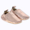 Chaussons bébé Festonette rose brillant Le Petit Souk en cuir souple
