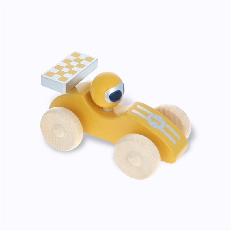 Voiture de course en bois jaune