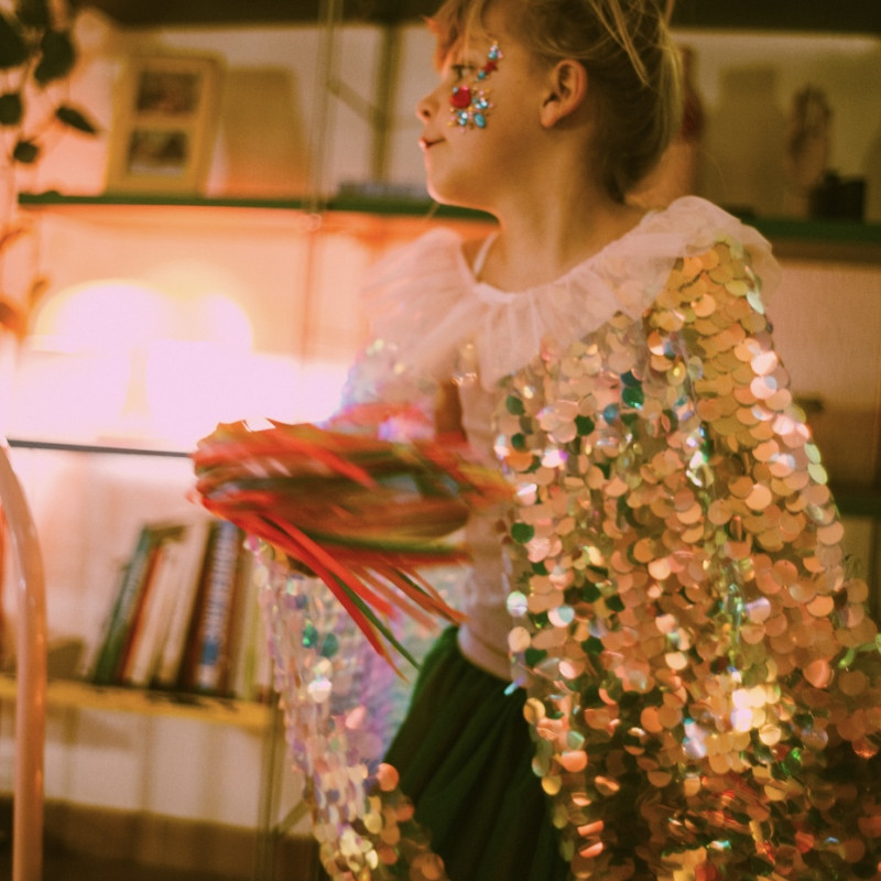 Déguisement cape sirène écailles holographiques