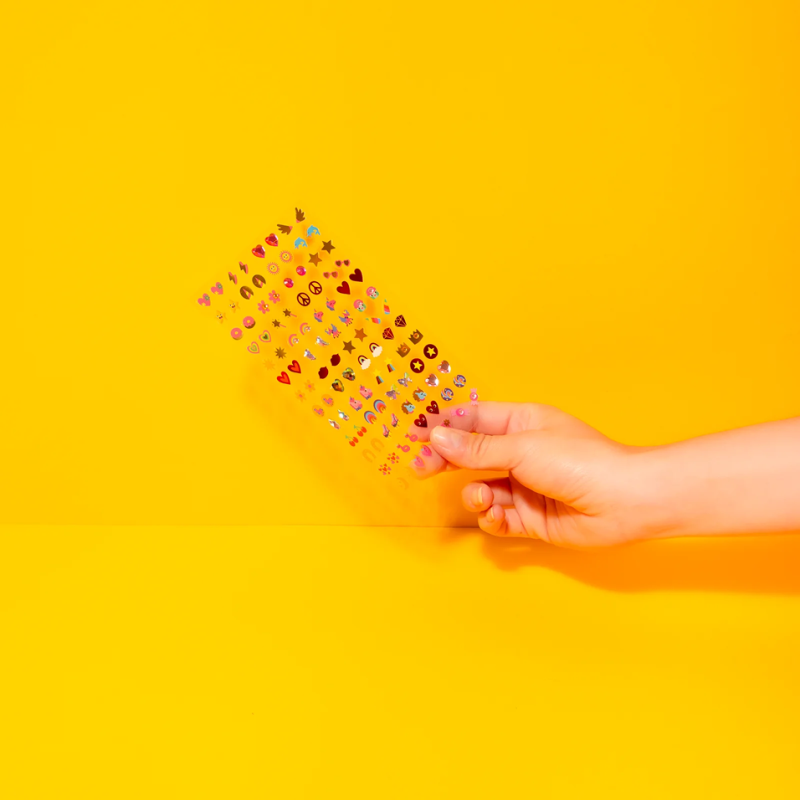 Boucles d'oreilles autocollantes Lily - OMY