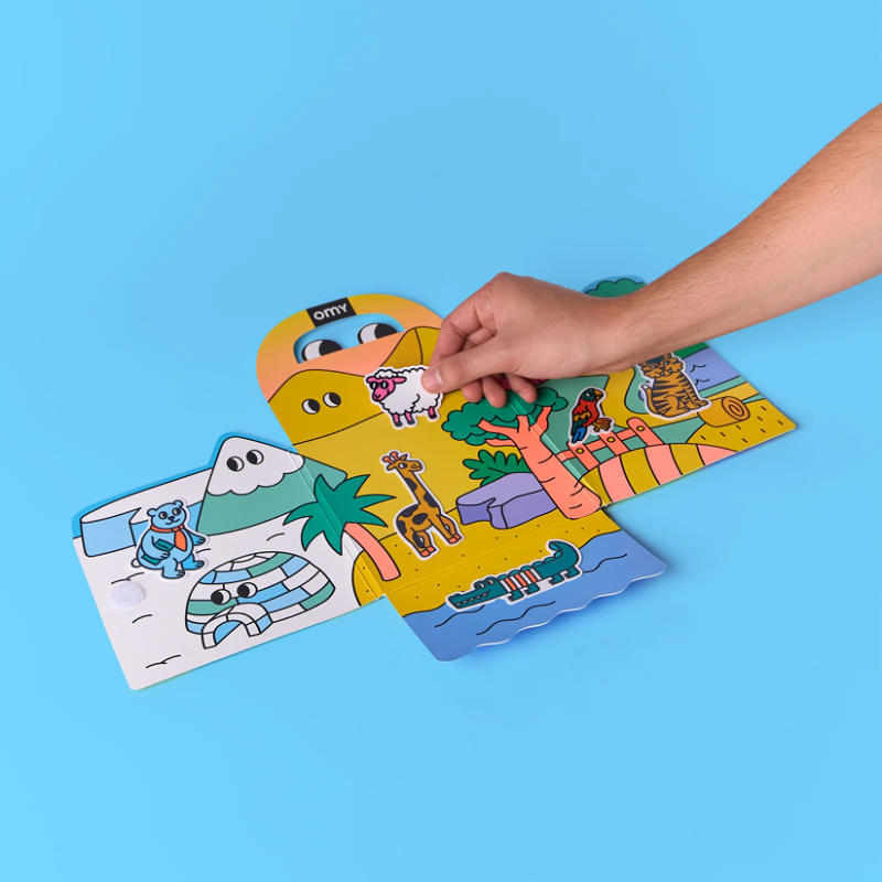 carnet de stickers Montessori Animals OMY