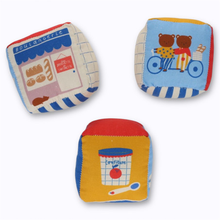 Lot de 3 cubes d’éveil en tissu ours Le Petit Souk collection Petit Dej bébé